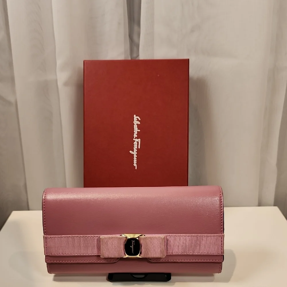 Salvatore Ferragamo Wallet With Box
